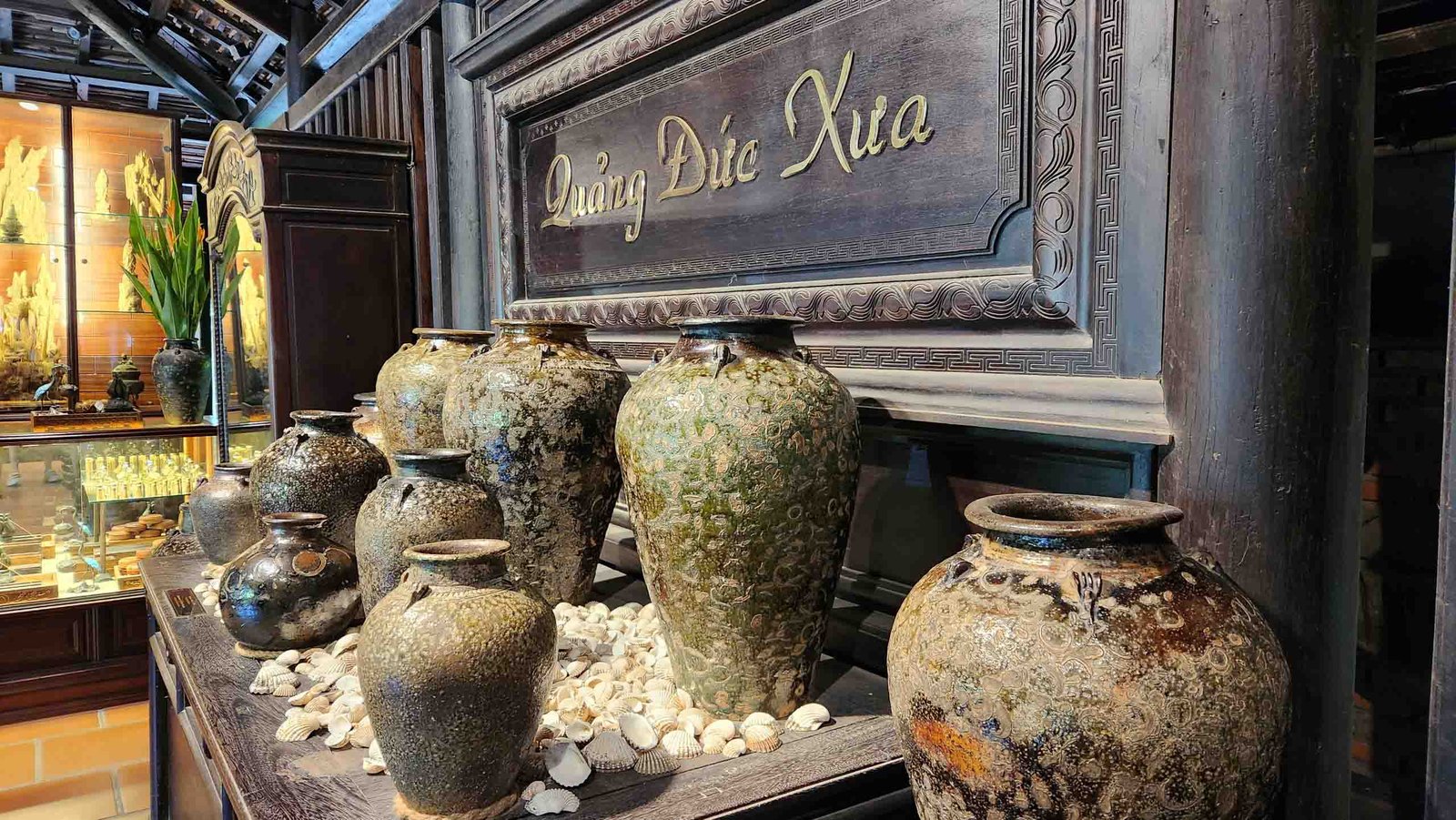nguoi-phu-yen-xua-va-nhung-chiec-lu-gom-quang-duc-trong-doi-song-thuong-nhat